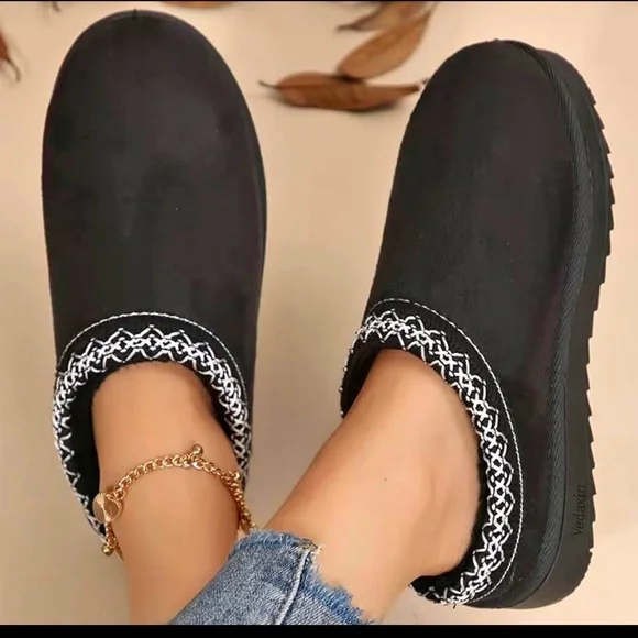 Women's Slippers - Picture 1 of 1